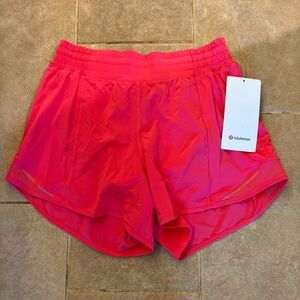 Lululemon Hotty Hot Shorts 4” HR Lipgloss 6 NWT